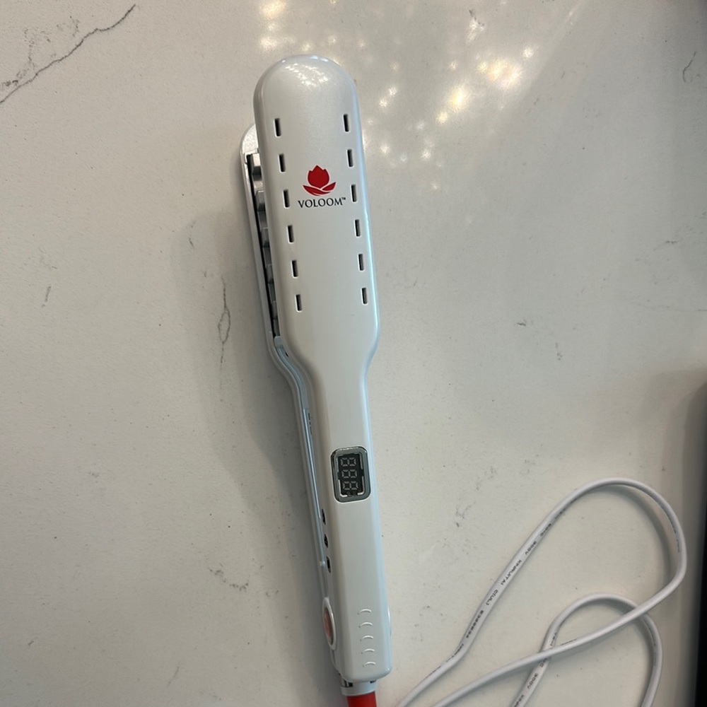 White Hair Volumizing Iron